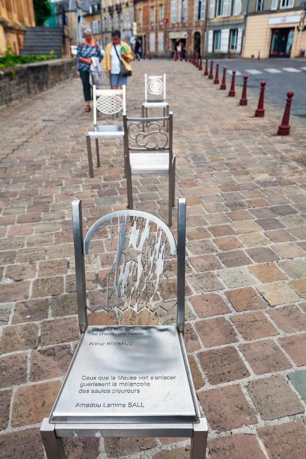 Charleville-Mezieres: Belle Vue Place Ducale Εξωτερικό φωτογραφία
