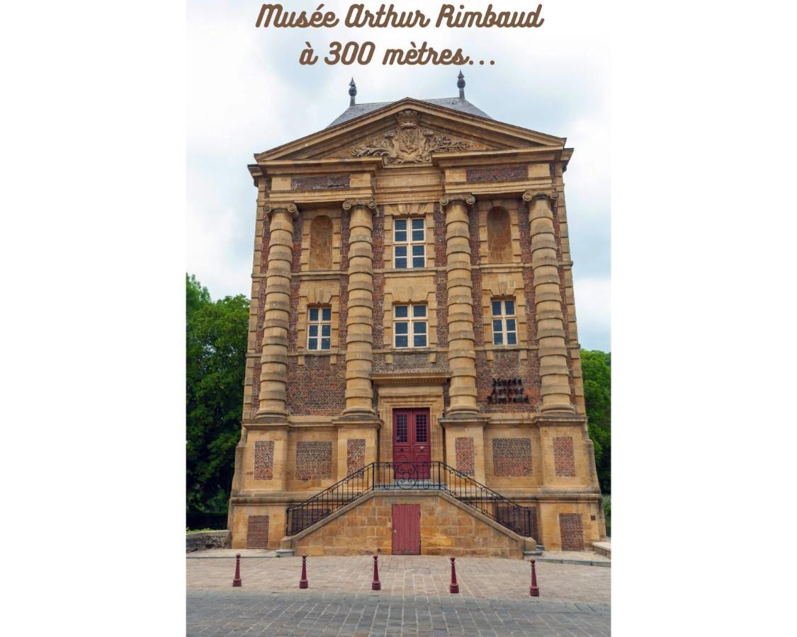 Charleville-Mezieres: Belle Vue Place Ducale Εξωτερικό φωτογραφία